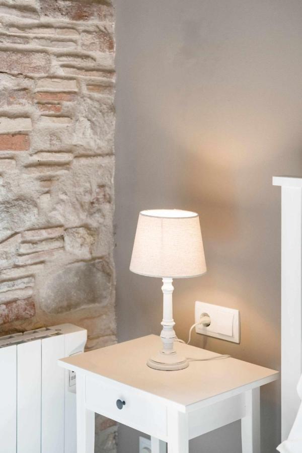 Revitalized Apartment In Historical Building Gérone Extérieur photo