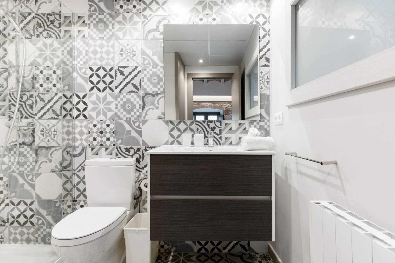Revitalized Apartment In Historical Building Gérone Extérieur photo