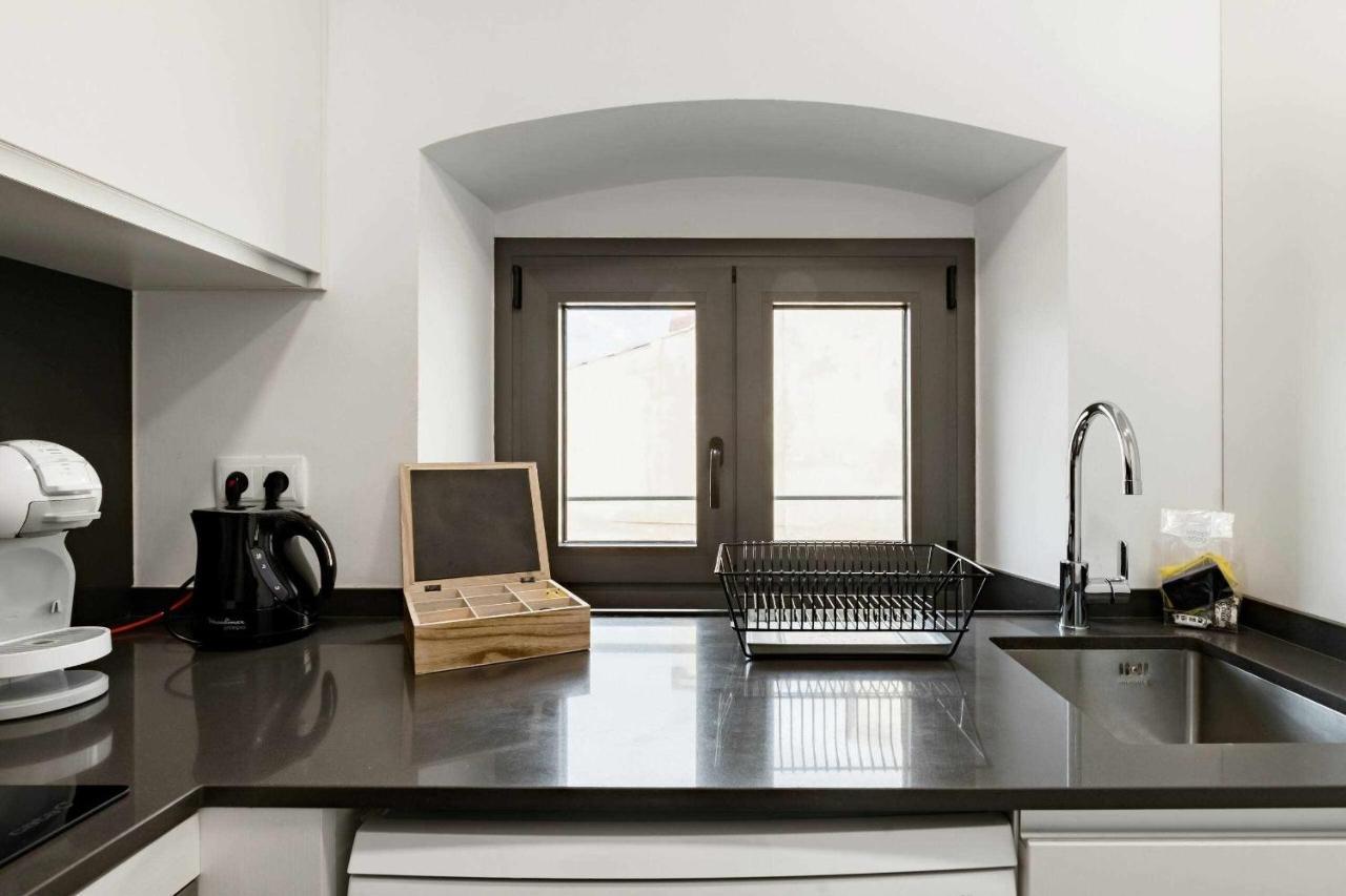 Revitalized Apartment In Historical Building Gérone Extérieur photo