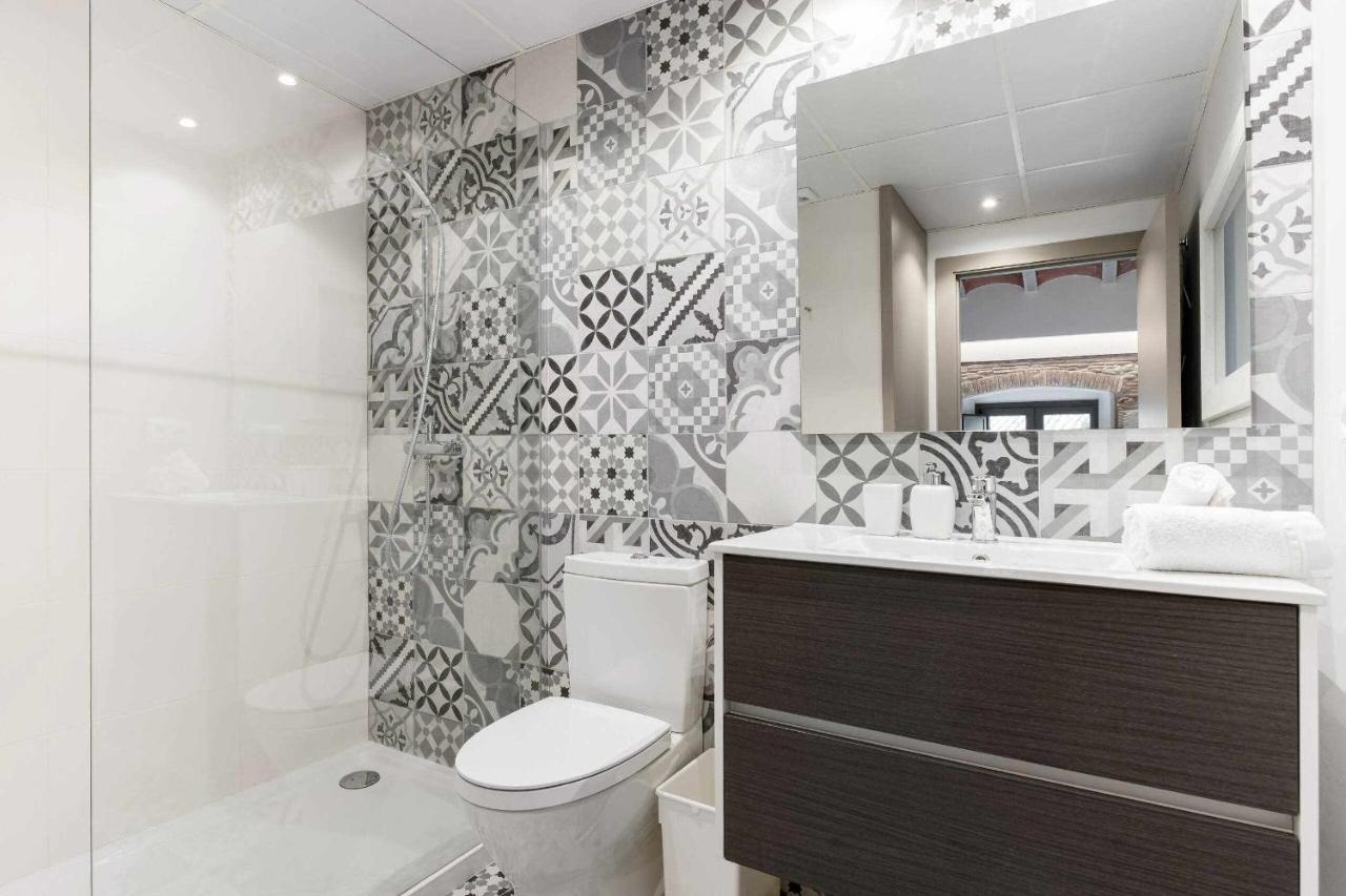 Revitalized Apartment In Historical Building Gérone Extérieur photo